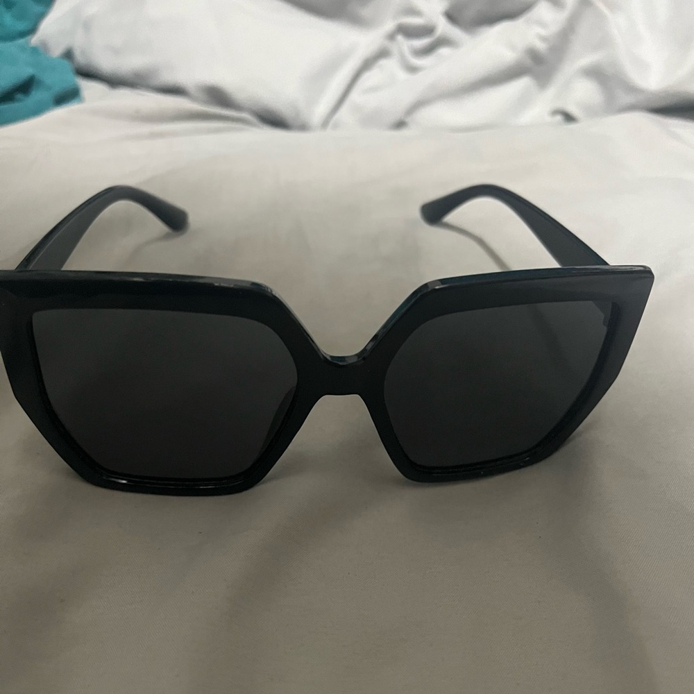 Oversized Chic Black Square Sunglasses